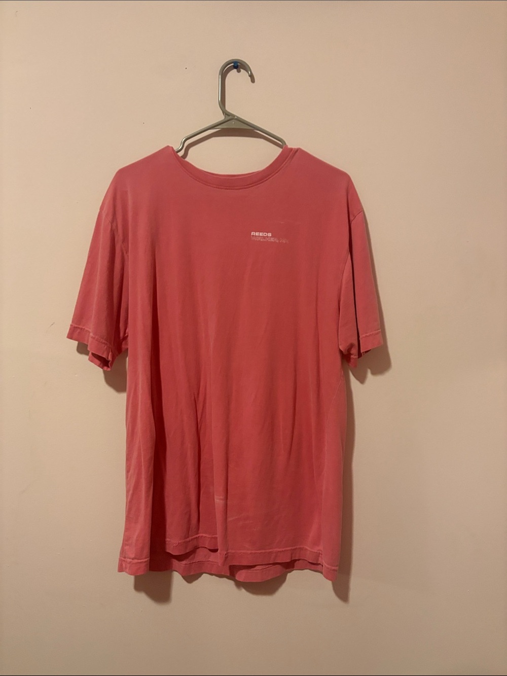Reeds unisex Coral Short Sleeve Logo Tee
